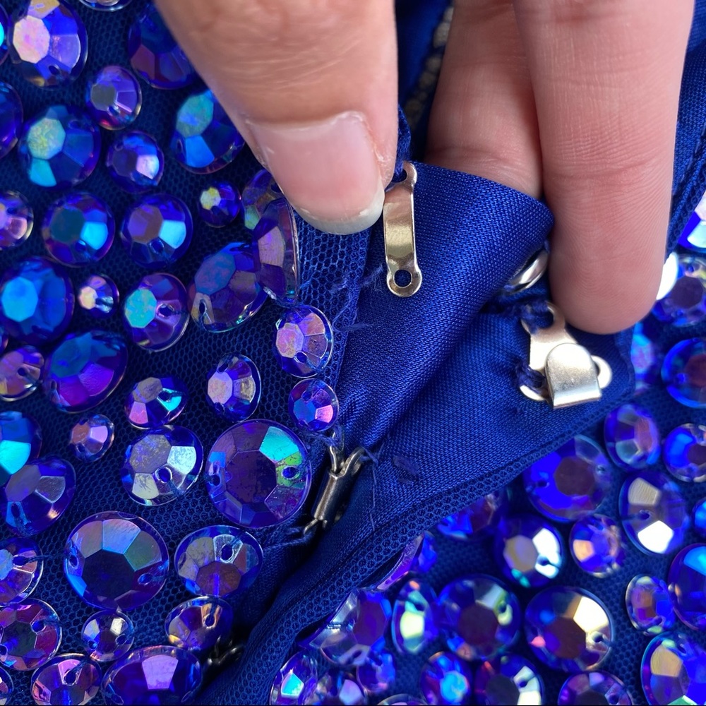 SHERRI HILL blue embellished two-piece formal dress crop top with maxi skirt 4 - Picture 7 of 16